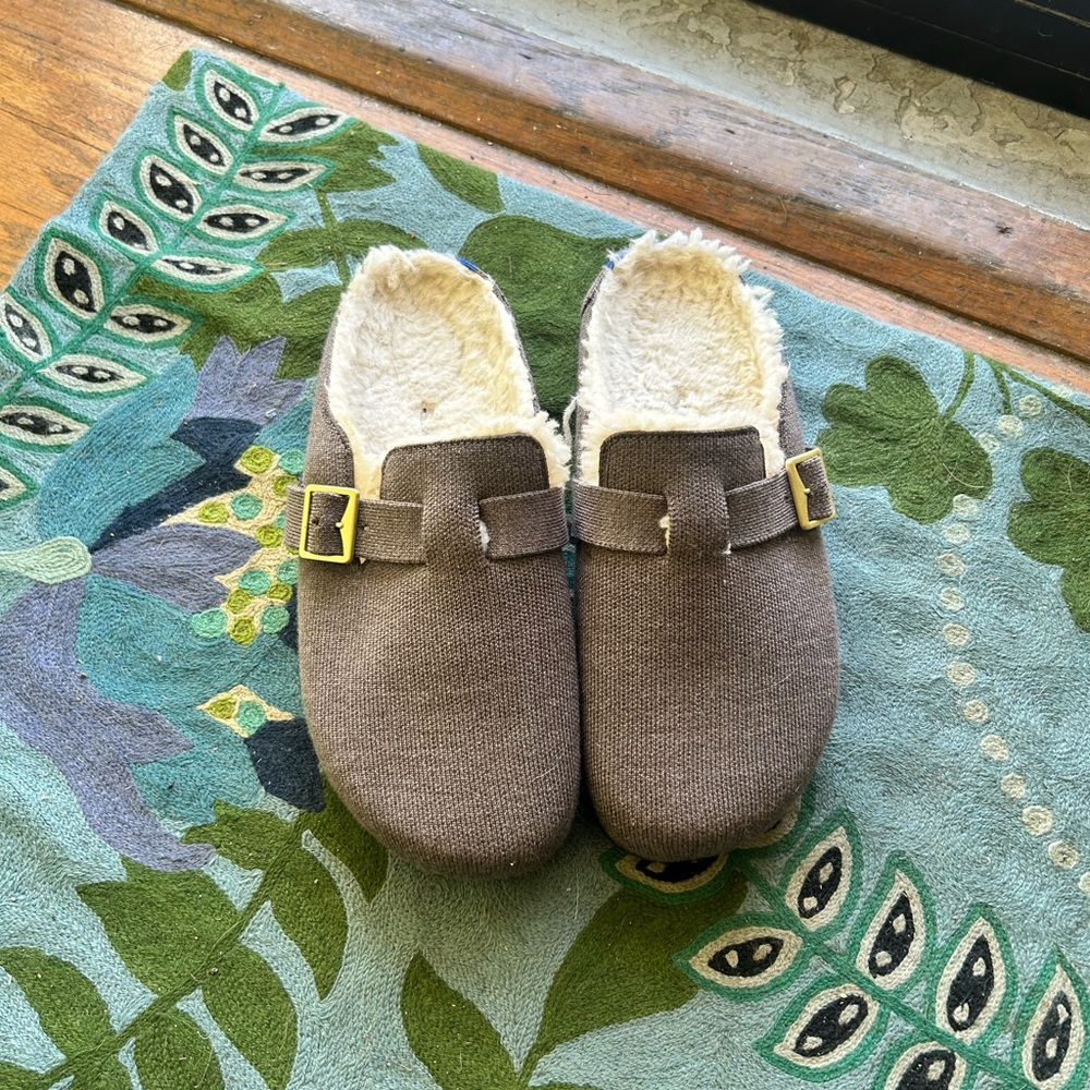 Rothy’s Cozy Buckle Clogs sz 10